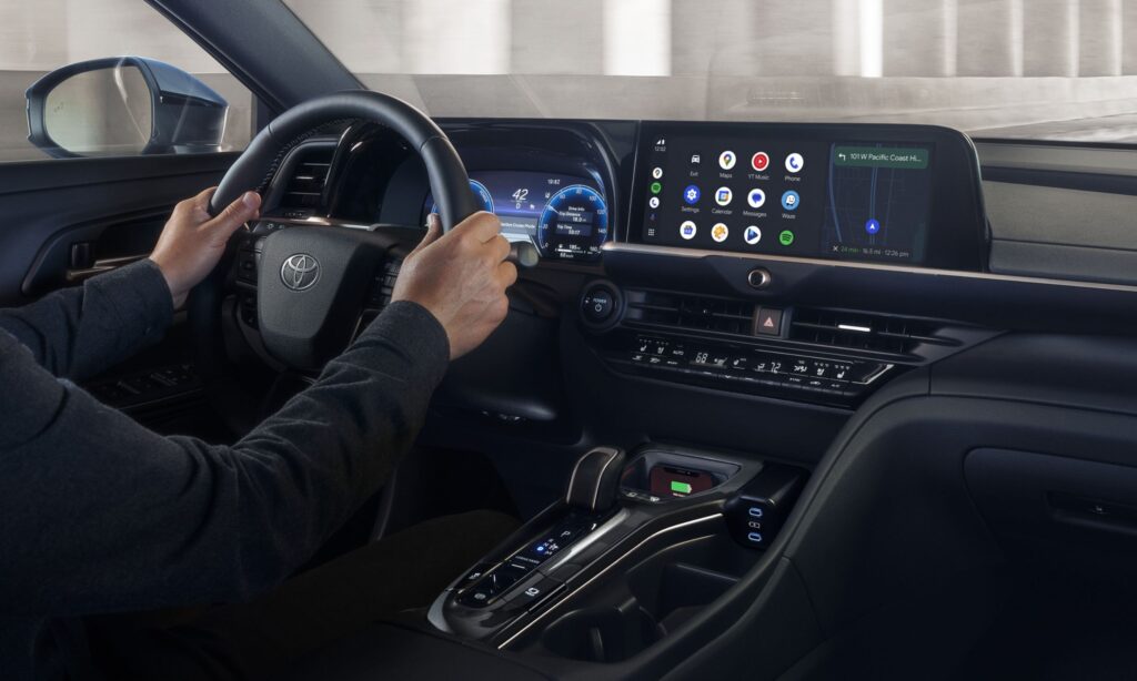 2027 Toyota Crown Güncellendi: Bir Donanım Paketinde Büyük Fiyat Artışı