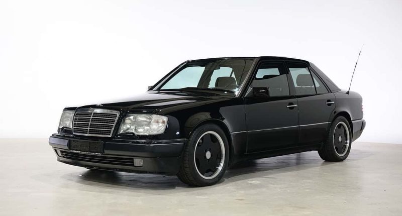 Mercedes-Benz 500 E AMG 6.0: Porsche Genlerini Taşıyan Efsanevi Bir İkon