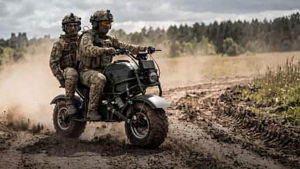 Militär-Motorrad MUL.E: Hibrit Güç ve Dört Çeker Yeteneğiyle Sahaya İniyor