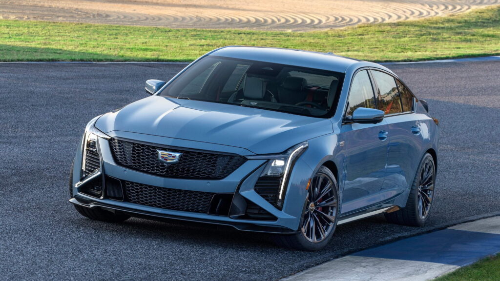 Cadillac CT5-V Blackwing'in Geleceği Şekilleniyor: Yeni Nesil Yolda mı?
