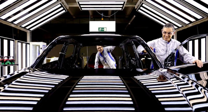 Volkswagen'de Büyük Kriz: 140 Bin Çalışan İçin İş Kaybı Tehlikesi