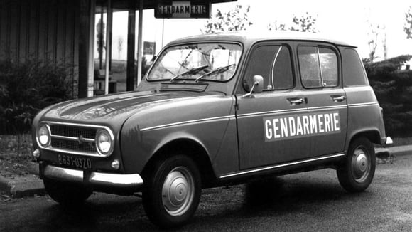 Jandarma filosunda Renault 4 E-Tech ve Audi RS3 sürprizi