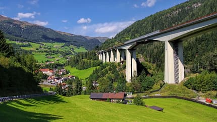 Brennerautobahn A13 üzerinde asfalt hasarı: Avrupa Köprüsü'nde şerit kapatıldı