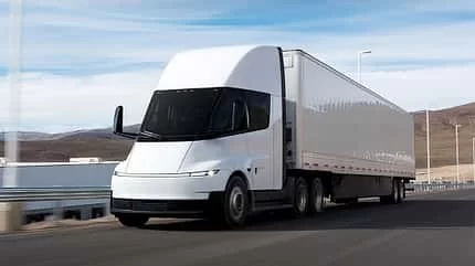 Tesla Semi, MAN eTGX ve Mercedes-Benz eActros 600: Elektrikli Kamyon Dünyasında Üç Farklı Strateji