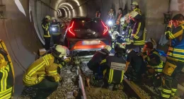Bochum'da Toyota Aygo ile metro tüneline giriş: İlginç bir trafik kazası