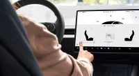 Tesla ve Çin'in yeni otomotiv düzenlemeleri: 'Her şey dokunmatik' dönemi bitiyor mu?