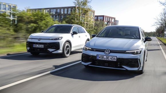 Volkswagen Golf ve T-Roc Hibrit Modelleri: Aradaki Fiyat Farkına Değer mi?