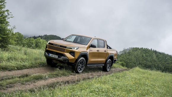 Yeni Toyota Hilux Dizel Seçenekleri ve Fiyat Listesi