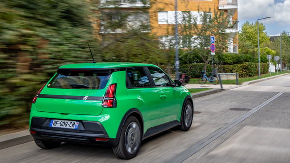 Renault 5 Five almayı mı düşünüyorsunuz? Biraz beklemeniz yararınıza olabilir