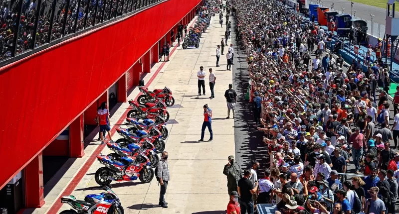MotoGP yarış sonuçlarını tahmin etmek: Hangi seans belirleyici?