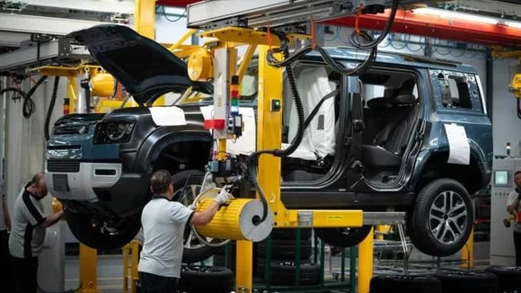 JLR ve Stellantis İş Birliği: Defender Modelleri ABD'de Üretilecek