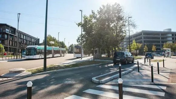 Nantes'ta Ücretsiz Otopark Dönemi: 15.800 Araçlık Park Alanı Sunuluyor