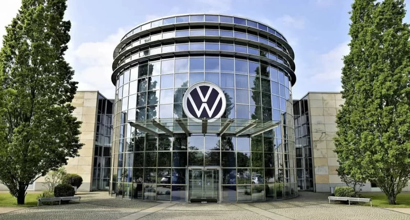 Volkswagen'de Dönüşüm: Elektrikli araç satışları içten yanmalıları geçti