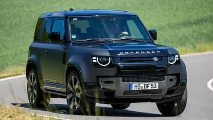 Land Rover Defender 90 P525 V8: Safariden Pistlere Uzanan Güç