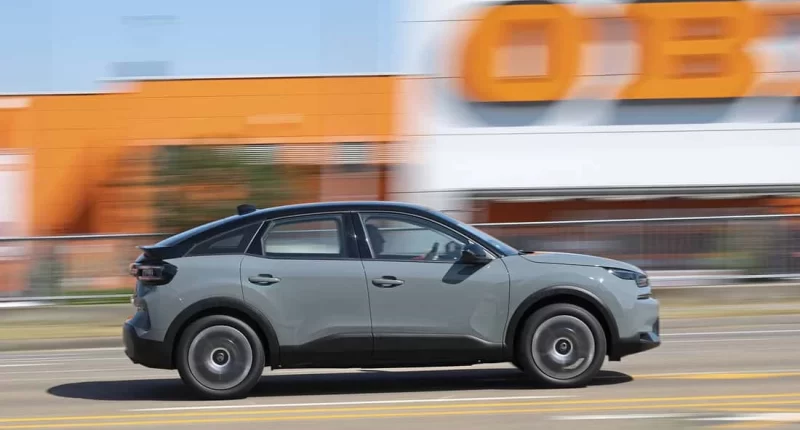 Citroën C4 Hybrid 145 Plus: Kompakt Crossover segmentinde konforun yeni adresi