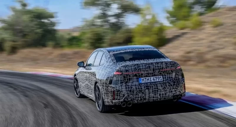 Yeni Nesil BMW 3 Serisi Altı Silindirli Motoruyla Geliyor