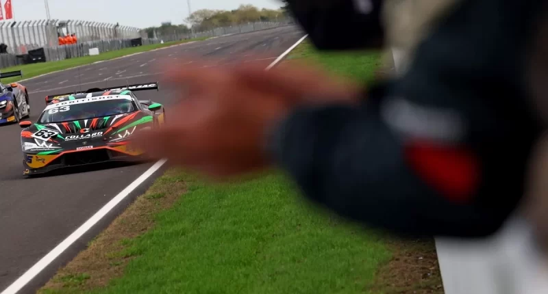 British GT şampiyonluk yarışında büyük değişim: Donington Park zaferi