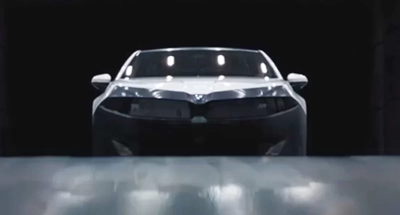 Yeni BMW 3-Serisi Sahneye Çıkıyor: Performans ve Tasarımda Devrim