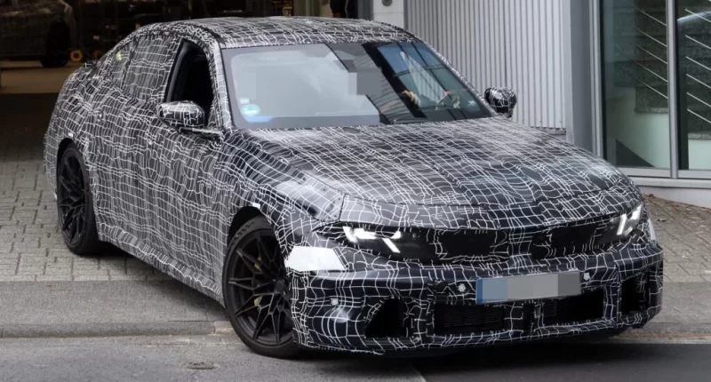 Yeni BMW M3 Elektrikli Oluyor: Ancak İçten Yanmalı Motor Devam Edecek