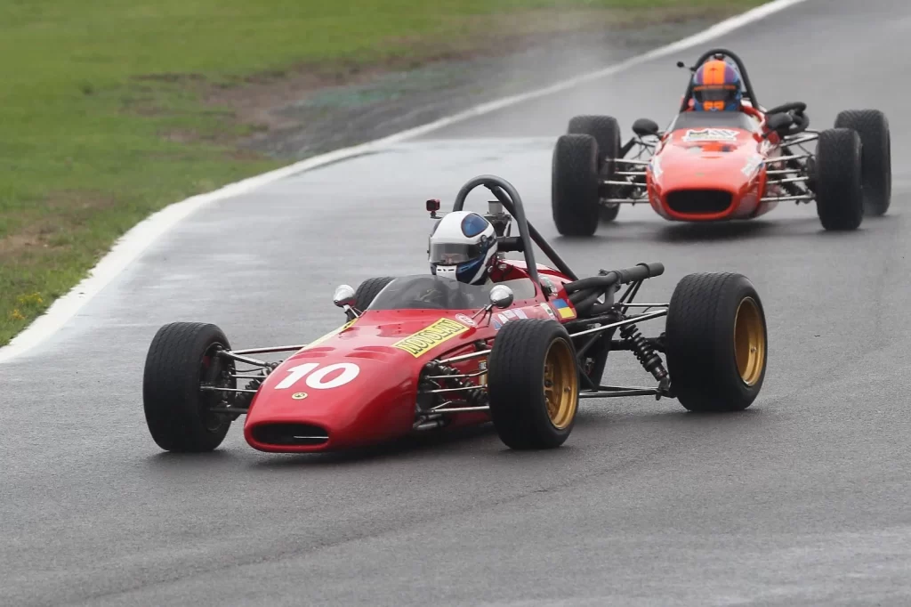 Oulton Park Gold Cup: Callum Grant'in Dominasyonu ve Klasiklerin Geçit Töreni