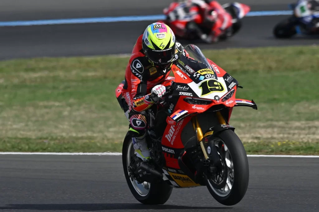 Alvaro Bautista 2027 koltuğu için seçeneklerini artırmayı hedefliyor
