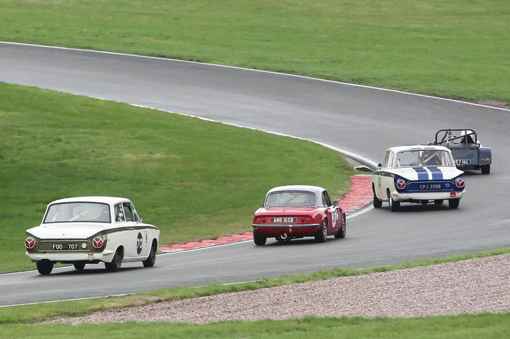 Oulton Park Gold Cup: Callum Grant'in Dominasyonu ve Klasiklerin Geçit Töreni