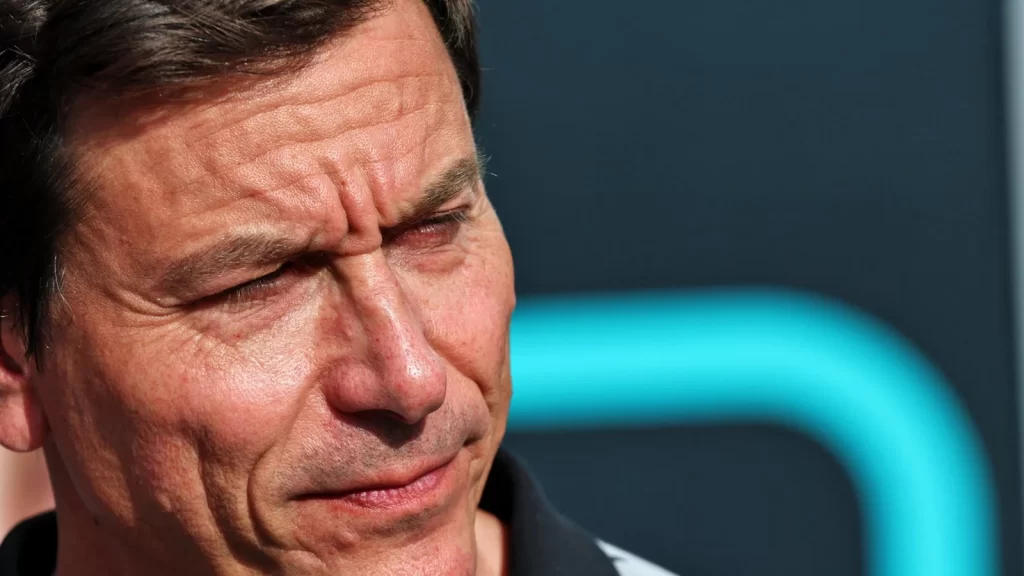 Toto Wolff, Monza'da Max Verstappen'in George Russell'ı Engellediğini İddia Ediyor