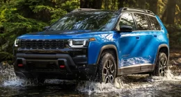 2027 Jeep Cherokee Trailhawk: Gerçek Arazi Yetenekleri ile Geri Dönüyor