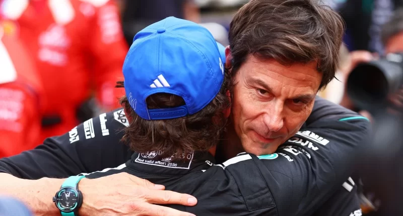 Mercedes ayrımcılık iddiaları - Toto Wolff'tan Mercedes pilotlarına ayrımcılık iddialarına sert yanıt