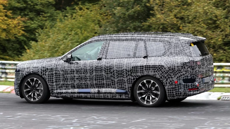 Yeni BMW iX7: Elektrikli Lüksün Üç Sıralı Geleceği Nürburgring'de