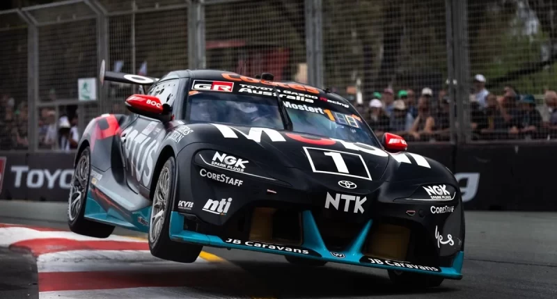 Supercars Gold Coast Yarışı: Chaz Mostert'ten Toyota ile Büyük Zafer