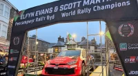 Elfyn Evans ve Toyota GR Yaris ile WRC şampiyonluğu kutlaması