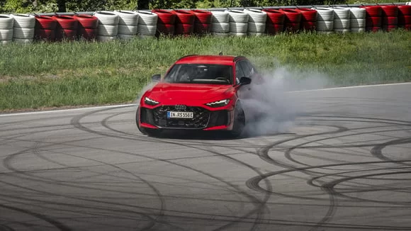 Mercedes V8 stratejisini güncelliyor: AMG modellerine dönüş başlıyor