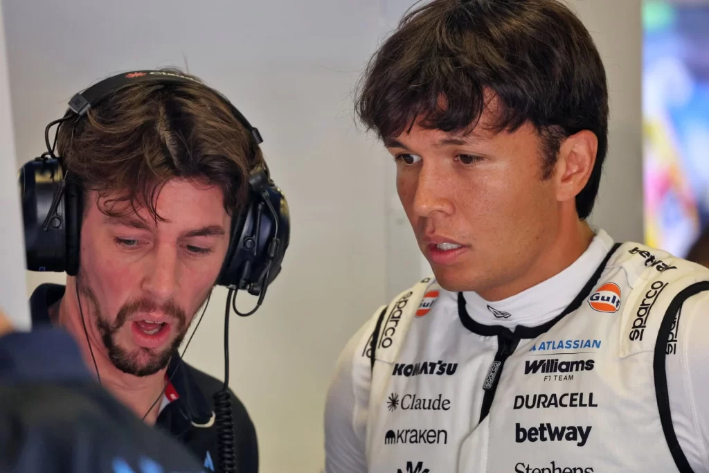F1 sürücü kalitesi - Fernando Alonso'dan Alex Albon'a Sert Eleştiri: F1'de Kalite Sorunu