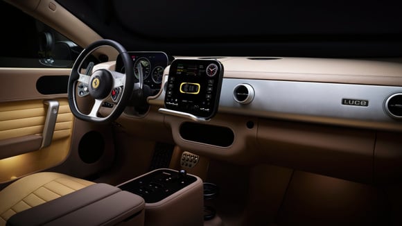 Ferrari'nin İlk Elektrikli Modeli Luce, Satış Hedeflerini İki Ayda Yakaladı