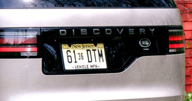 Land Rover Discovery Modellerinde Geri Görüş Kamerası Sorunu: Çözüm İçin Matkap Kullanılacak