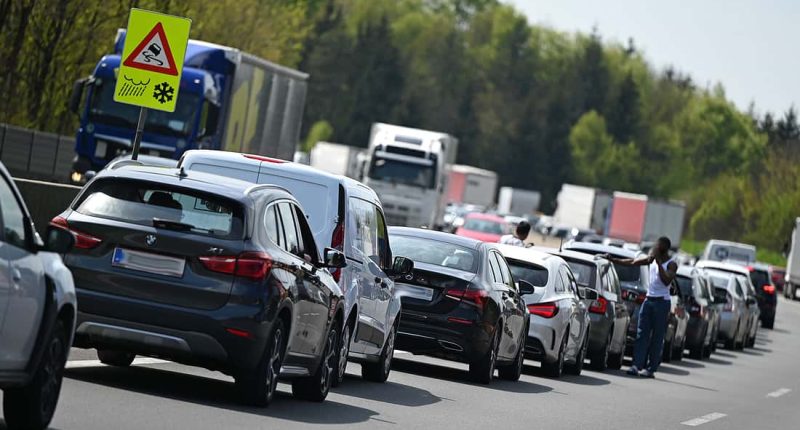 Avrupa'da Tatil Sezonu Trafiği: Avusturya Transit Yollarında Kritik Uyarı