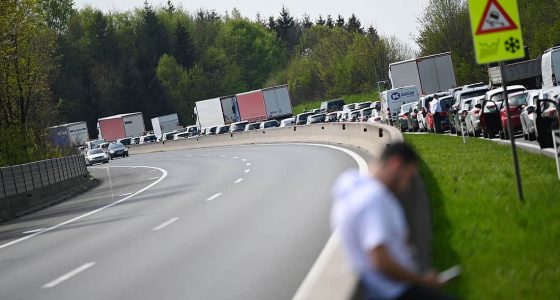 Avusturya Yollarında Kritik Hafta Sonu: Tatilciler ve F1 Trafiği İçin Uyarı