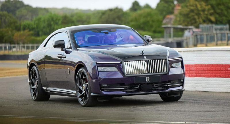 Rolls-Royce Spectre Series II Testi: 2,9 Tonluk Lüksün Pist Üzerindeki Sınırları