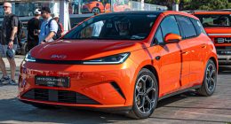 BYD İngiltere'de 100 Bin Satış Barajını Hızla Aştı