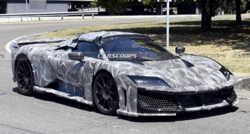 Ferrari F80 Aperta Yolda: 1.184 Beygirlik Hiper Otomobil Üstünü Açıyor