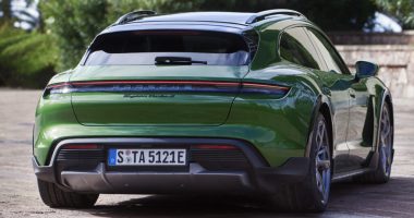 Richard Hammond'a Hız Cezası Şoku: Porsche ve Bentley ile Yakalandı