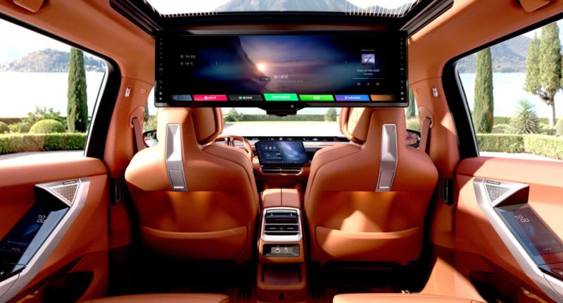 BMW X5 L Tanıtıldı: X7'den Daha Geniş ve 8K Sinema Deneyimi Sunuyor