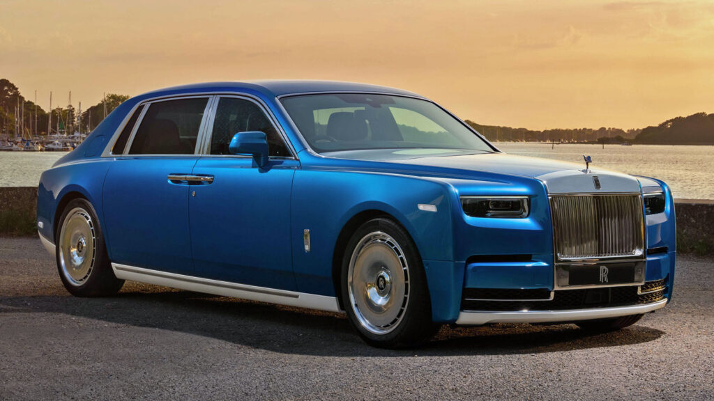 Çin'in Lüks Otomobil Pazarında Hongqi Fırtınası: Rolls-Royce'u İkiye Katladı