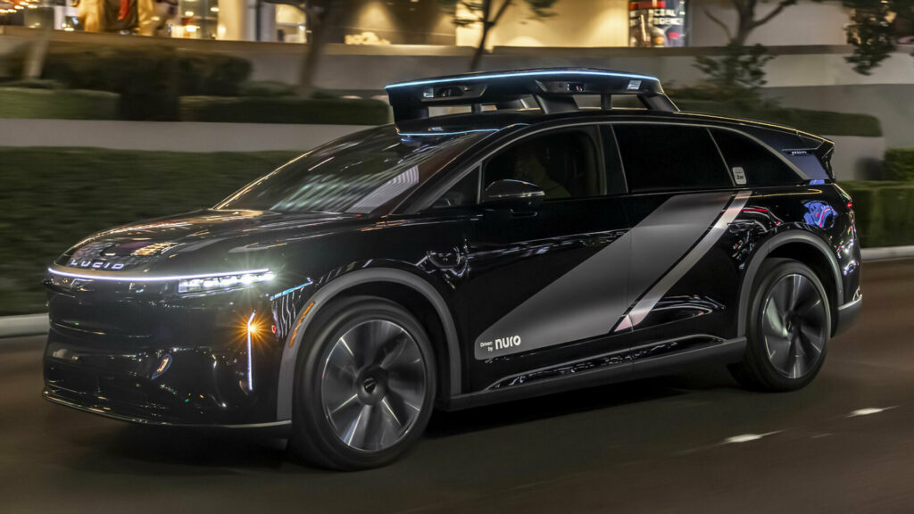 Hertz, Elektrikli Araç Fiyaskosundan Sonra Robotaksi Dönemine Hazırlanıyor