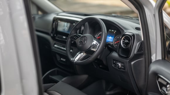 Mercedes Vito Sport-X ile Dinamik Ticari Araç Segmentine Giriş Yapıyor
