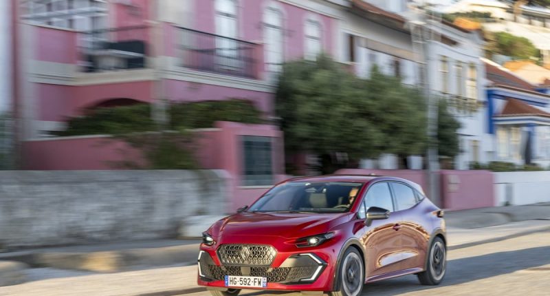 Renault Clio 6 ve Pazar Zorlukları: Yeni Liderlik Mücadelesi
