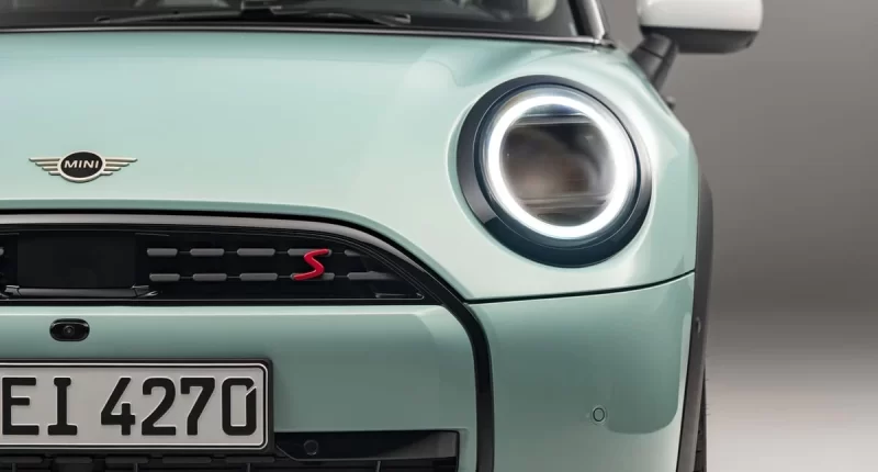 Yeni nesil Mini Cooper tasarımı geçmişin izlerini taşıyacak