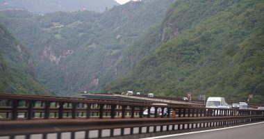 Brennerautobahn A13 üzerinde asfalt hasarı: Avrupa Köprüsü'nde şerit kapatıldı
