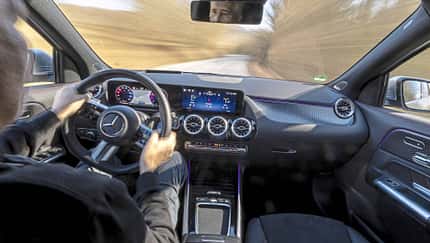 Mercedes-Benz'den Stratejik Dönüş: Kokpitte Fiziksel Tuşlar Geri Dönüyor